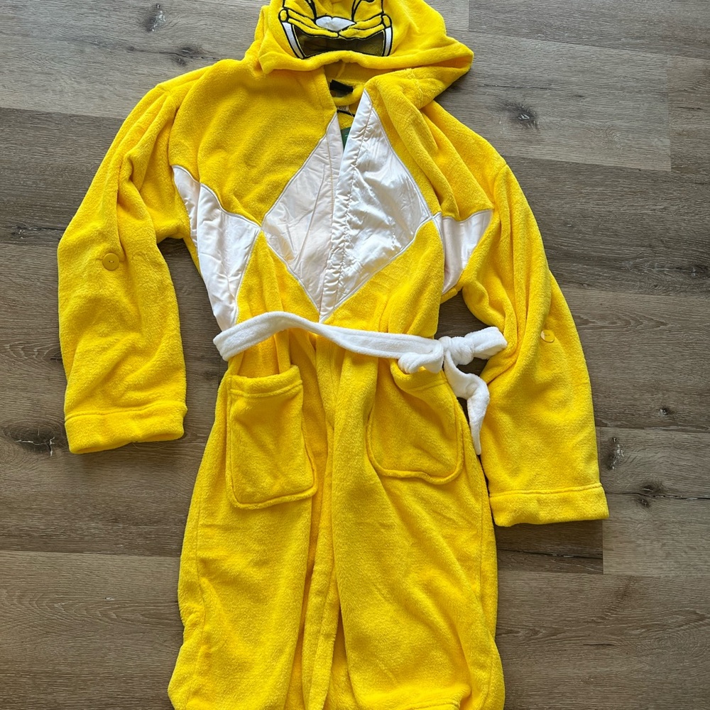 Yellow power rangers robe